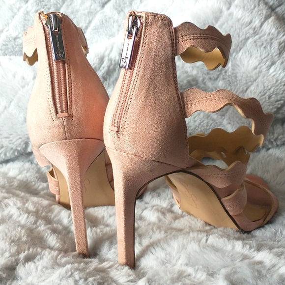 Pink heels - Picture 2 of 4